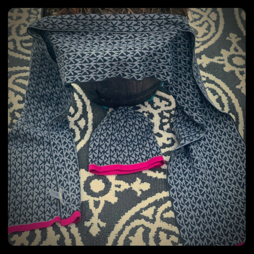 MK accessories scarf/Hat